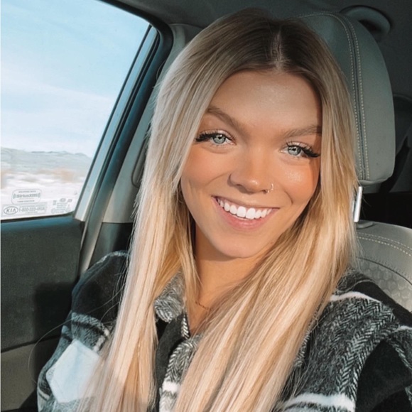 Meet your Posher, Aubrey - Picture 1 of 1